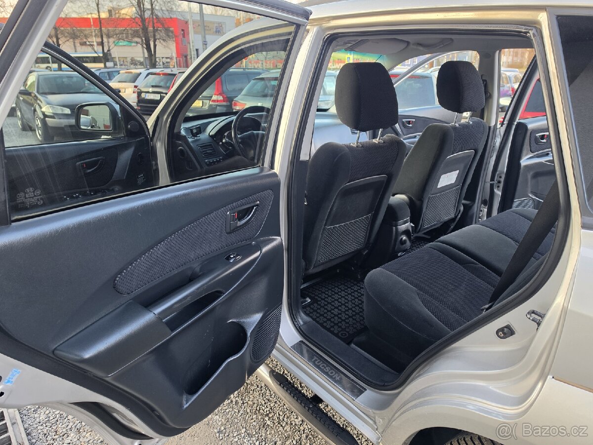 Hyundai Tucson
2.0CRDI 4WD TZ - 18