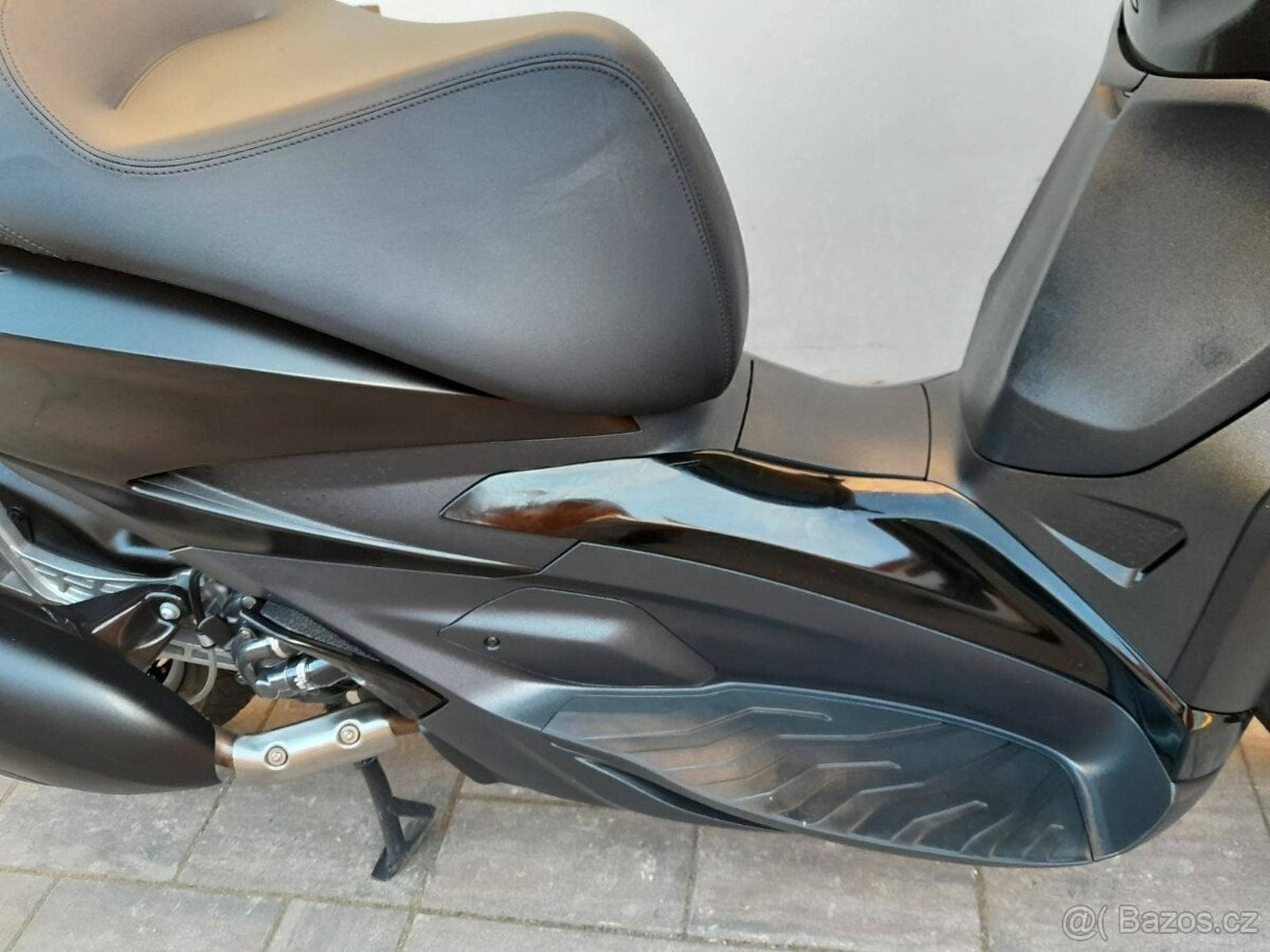 Piaggio Beverly 300 HPE, 2023, TOP stav, 6000km - 18