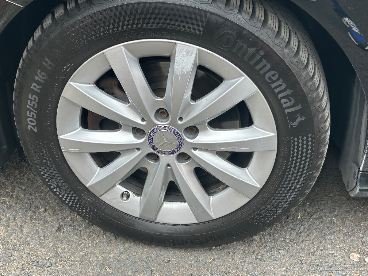 Mercedes-Benz B180 2016 90kw původ ČR, servis MB - 18