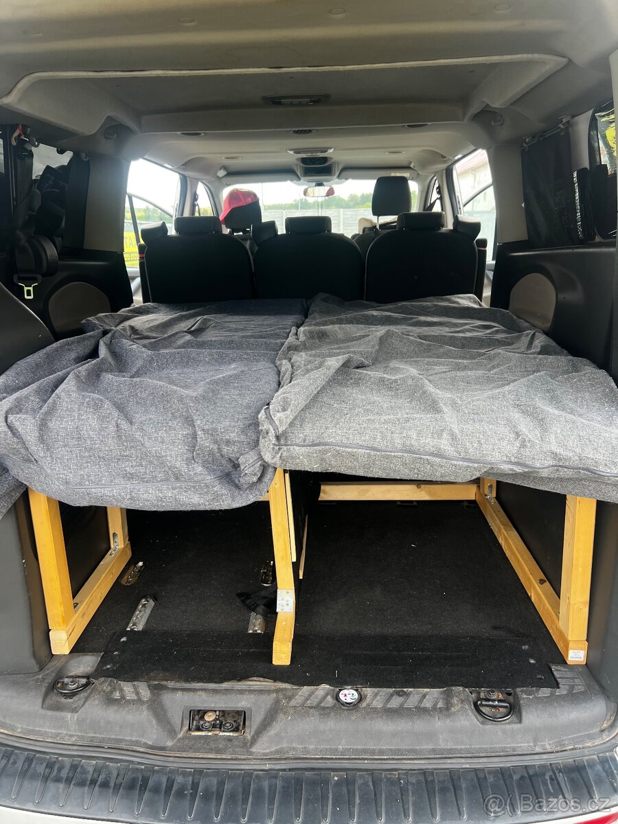 Ford tourneo custom L2H1 2.2l 114kw 8 míst - 18