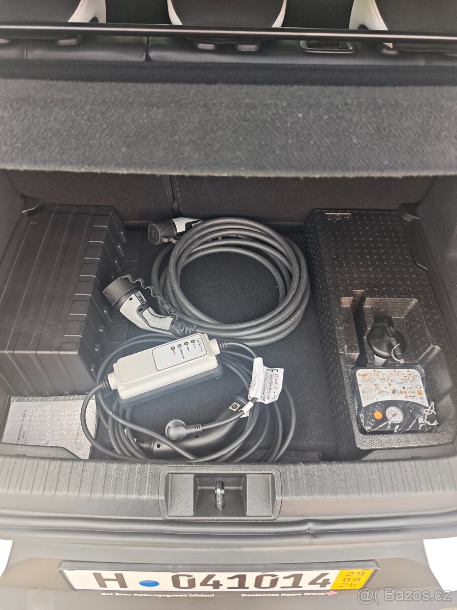Renault Captur II Techno Plug-in-Hybrid 2023 roku. - 18