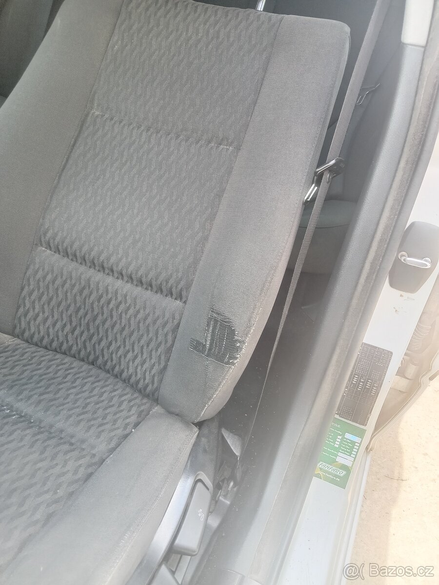 BMW E46 320d manuál - 18
