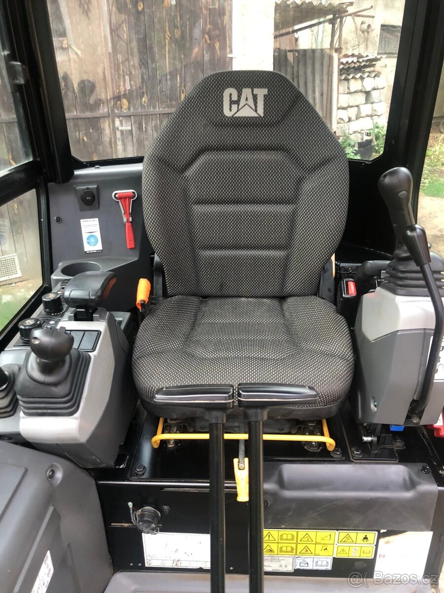Caterpillar CAT 301.8 - 18