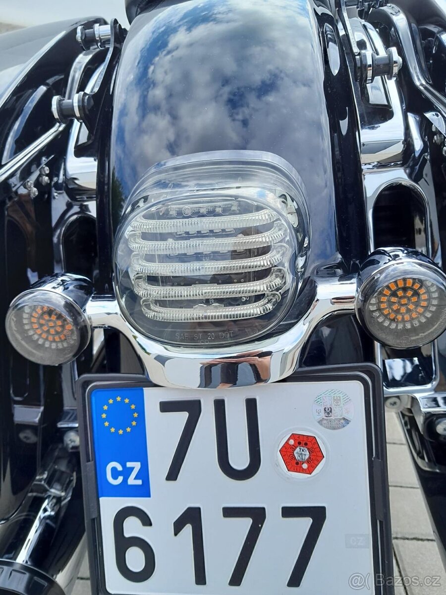 Harley Davidson ROAD KING - 18