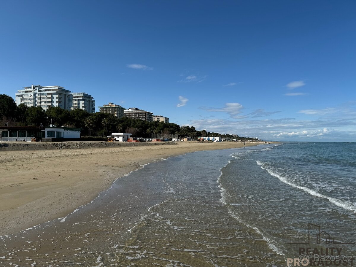 Prodej bytu 3+kk 65 m² Viale Europa, Montesilvano, Itálie - 18