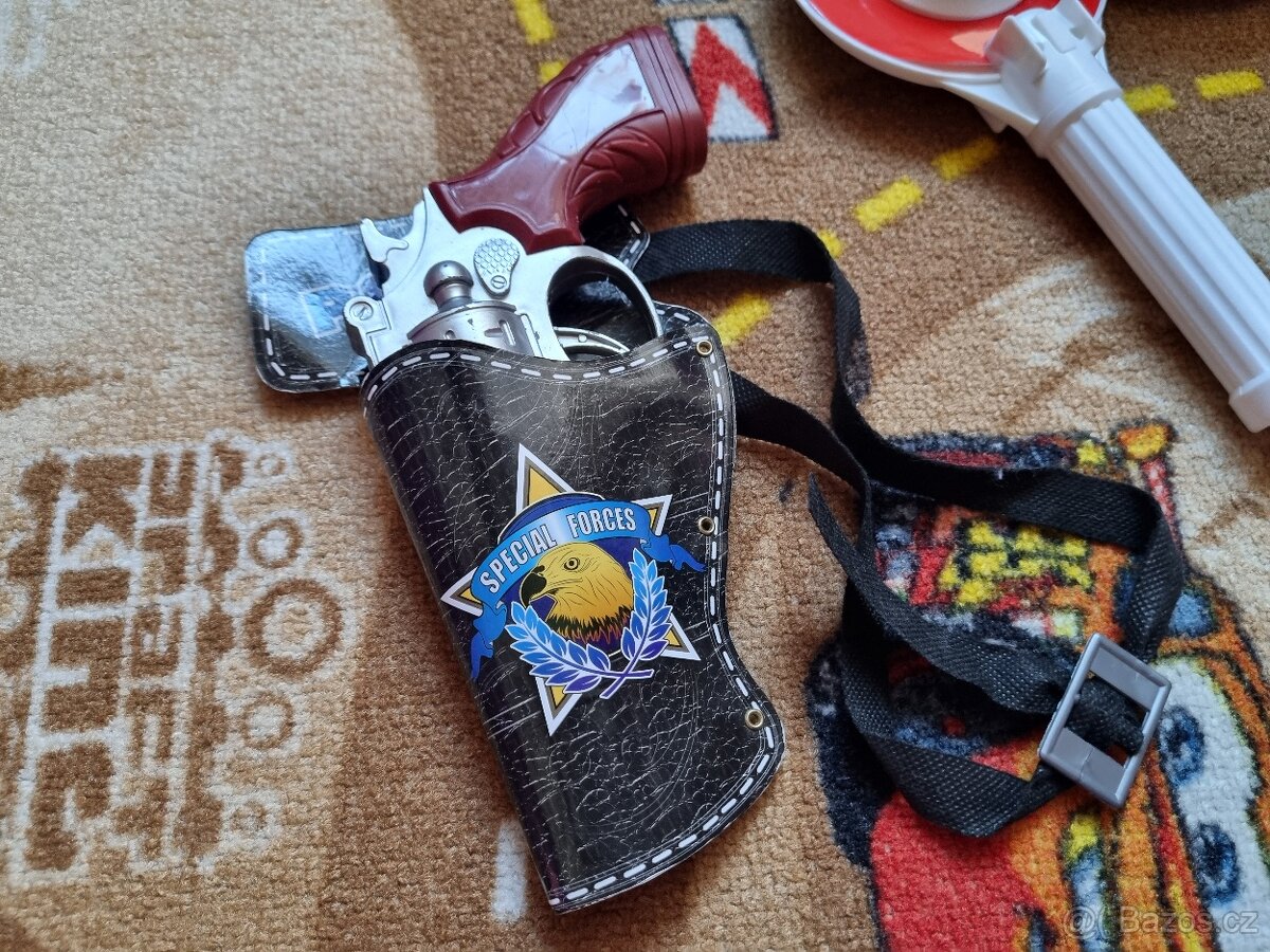 Policejní kostým, špión s výbavou - 18