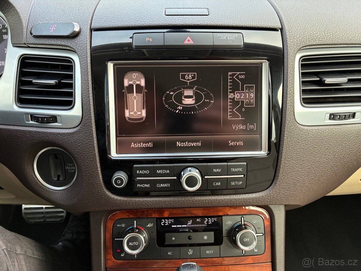 Volkswagen Touareg, 4,2TDi V8, FULL SERVIS, DPH, TOP - 18