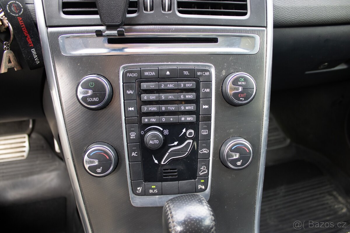 Volvo XC60 T-6 AWD R-Design Geartronic 224kW - 18