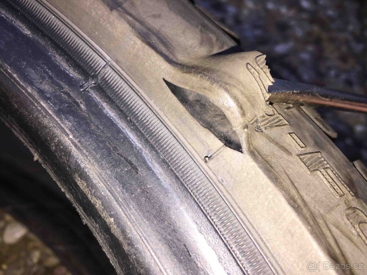 4ks zimní pneu BF Goodrich 215/40/17 87V DOT xx17 - 18