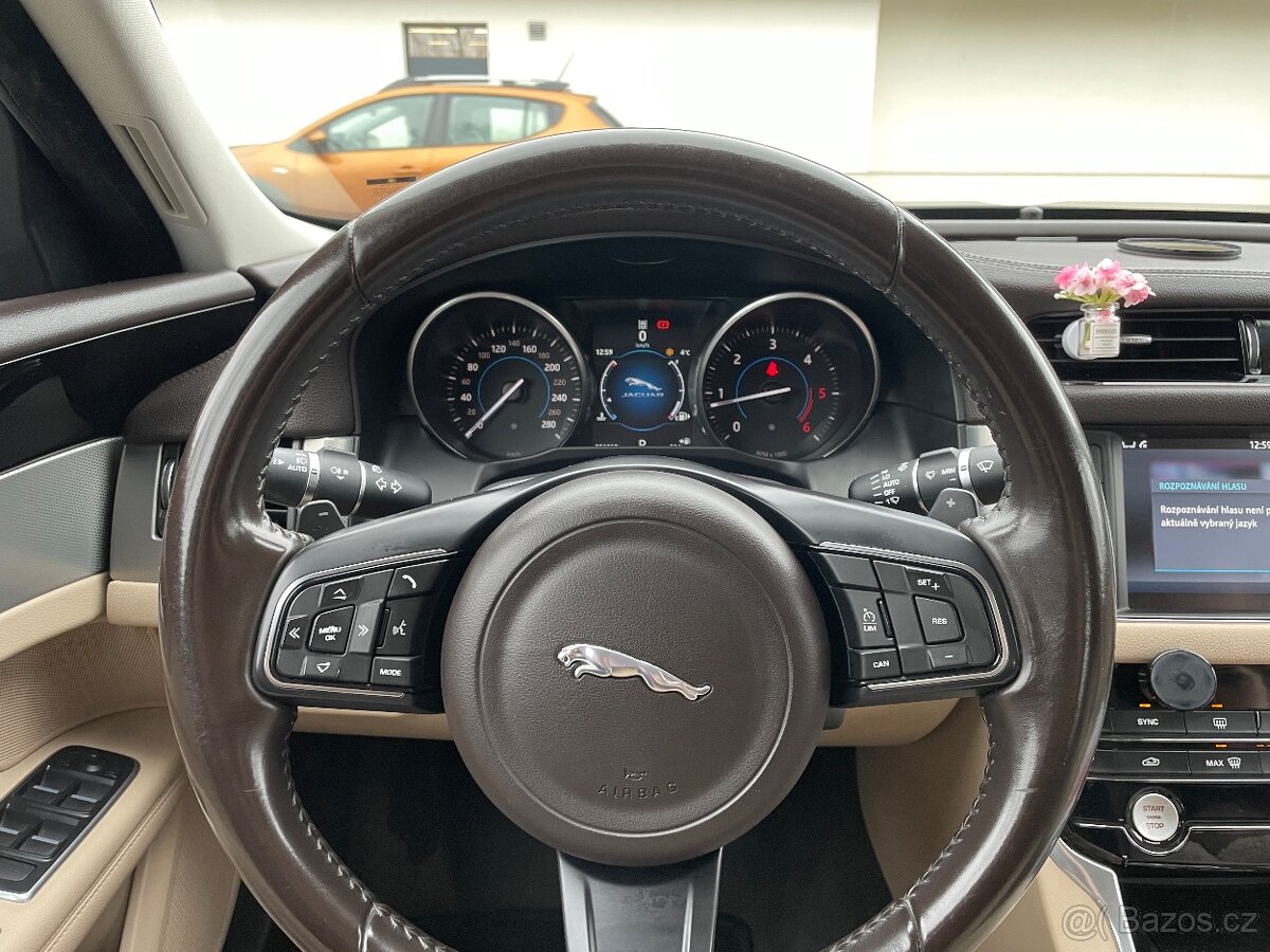 Jaguar XF 2017, 120 kW, 181xxx km - 18