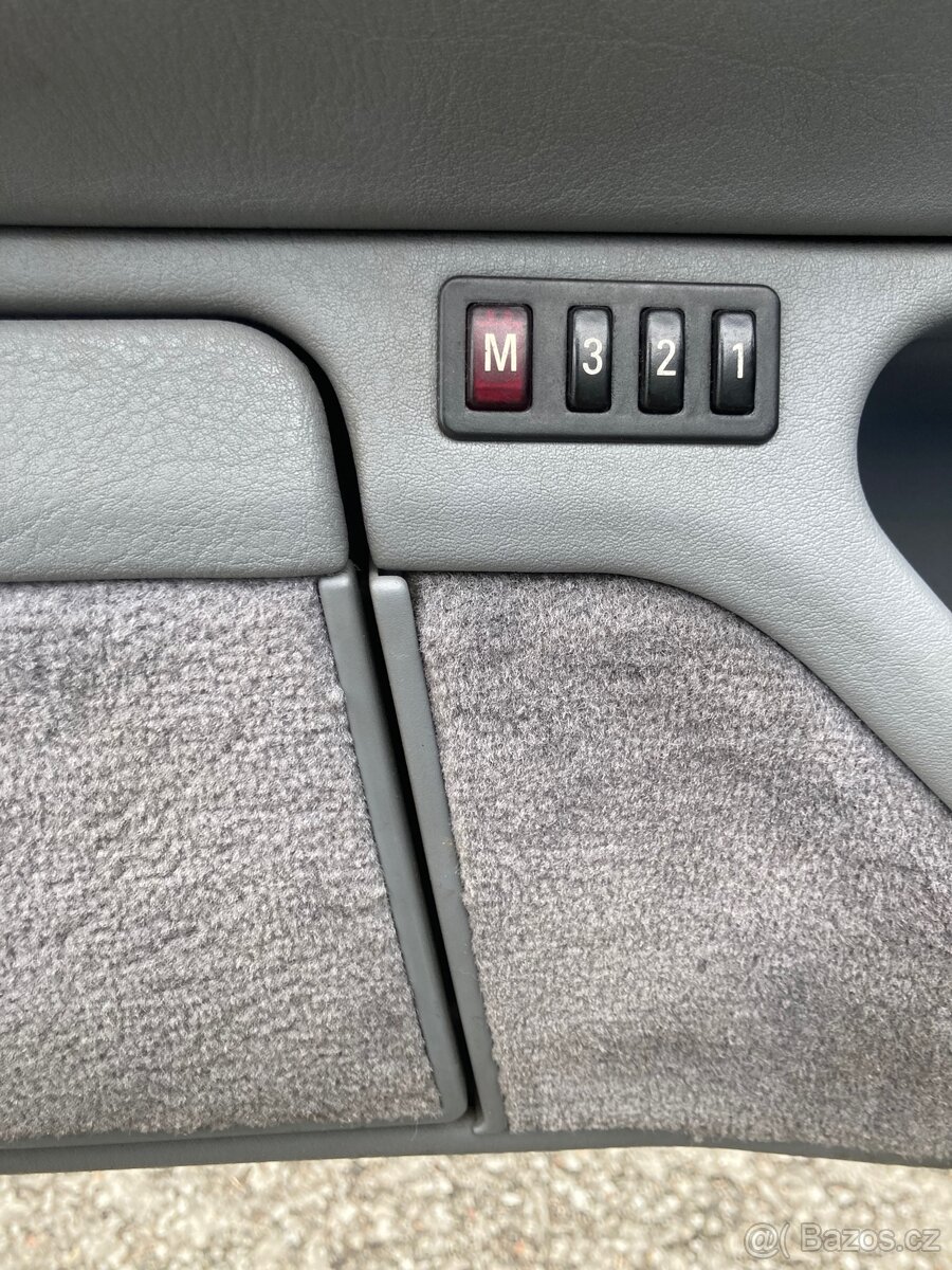 BMW E38 730i V8 - 18