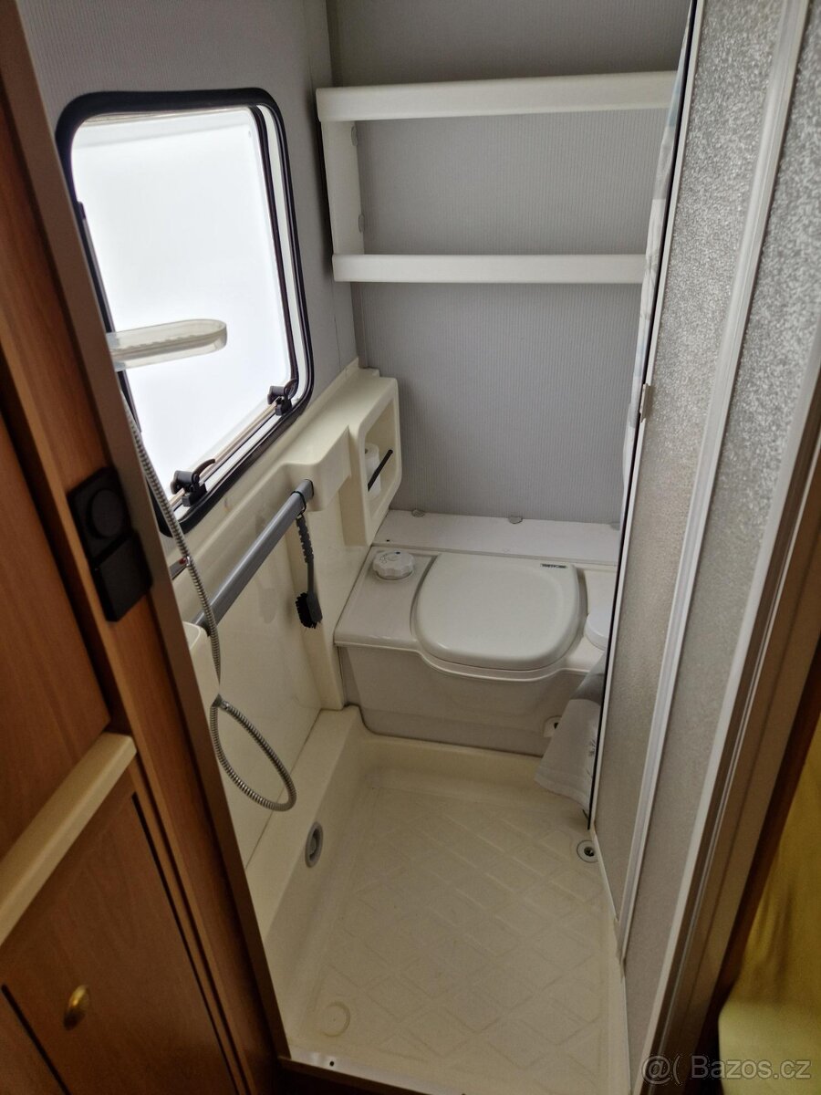 Obytný přívěs Knaus - 18