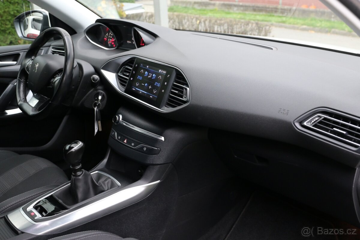 Peugeot 308 1.5 96KW,HDi Allure, TAŽNÉ - 18