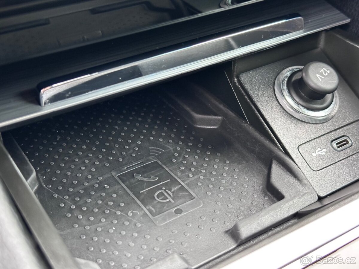 Škoda Superb 2.0TDi VIRTUAL,KAMERA,1.MAJ. - 18