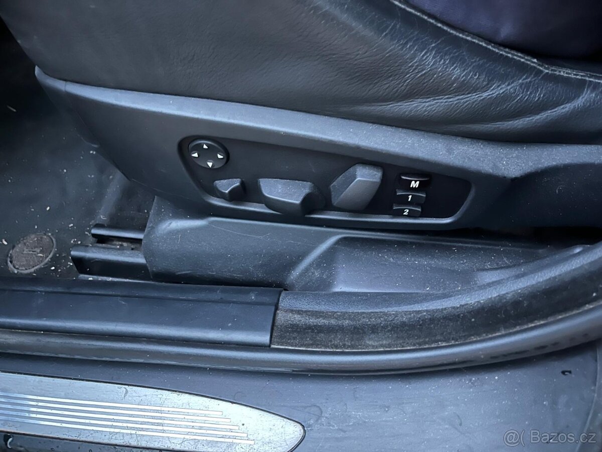 BMW 535d e61, Čr, 2. majitel, kombi, panorama atd - 18