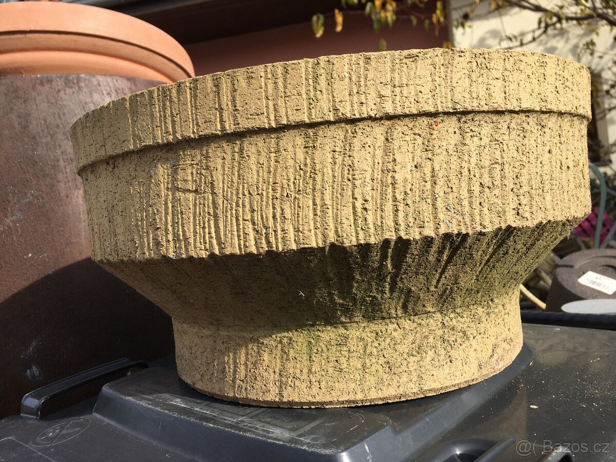 Zahradni stolek - 18