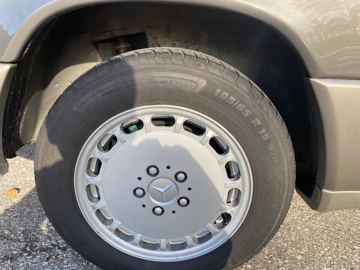 Mercedes-Benz w124 300ce - 18