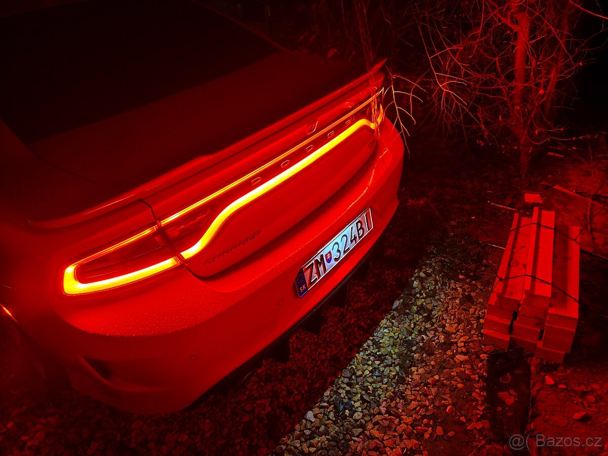 Dodge charger 5.7hemi 276kw rok výroby 2020 - 18