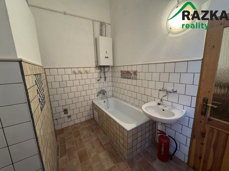 Prodej bytu 2+1(83m2), Karlovy Vary, ul. T.G.M. - 18