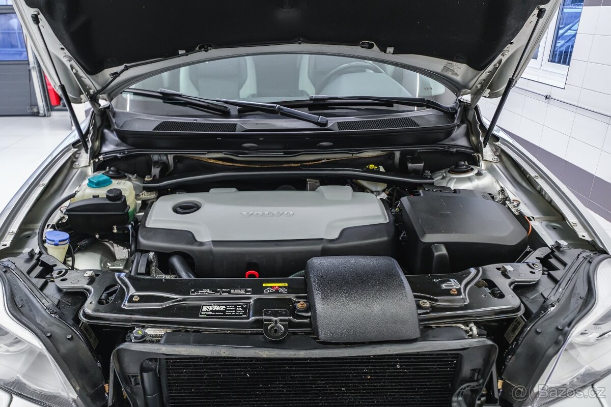 Volvo XC90 2012 (facelift) D5 147kW AWD/AT R-design 7míst. - 18