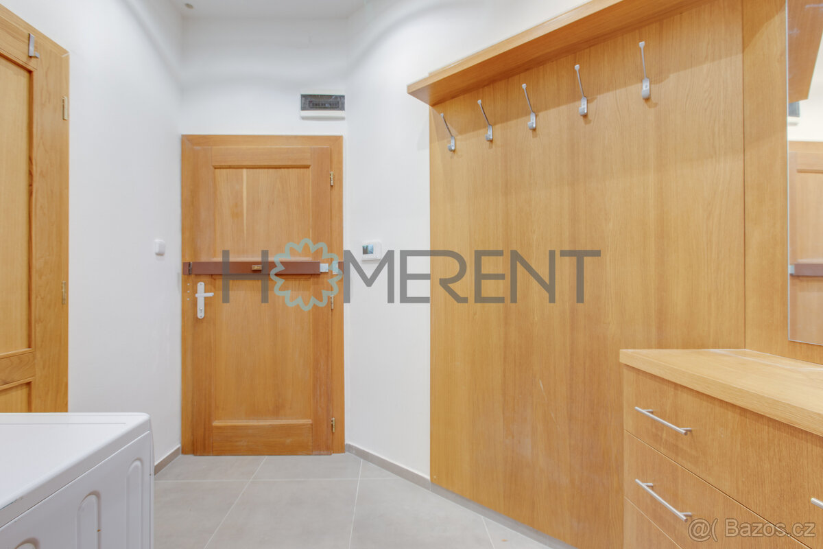 Prodej - krásný a světlý byt 2+kk (45 m²) po rekonstrukci, P - 18