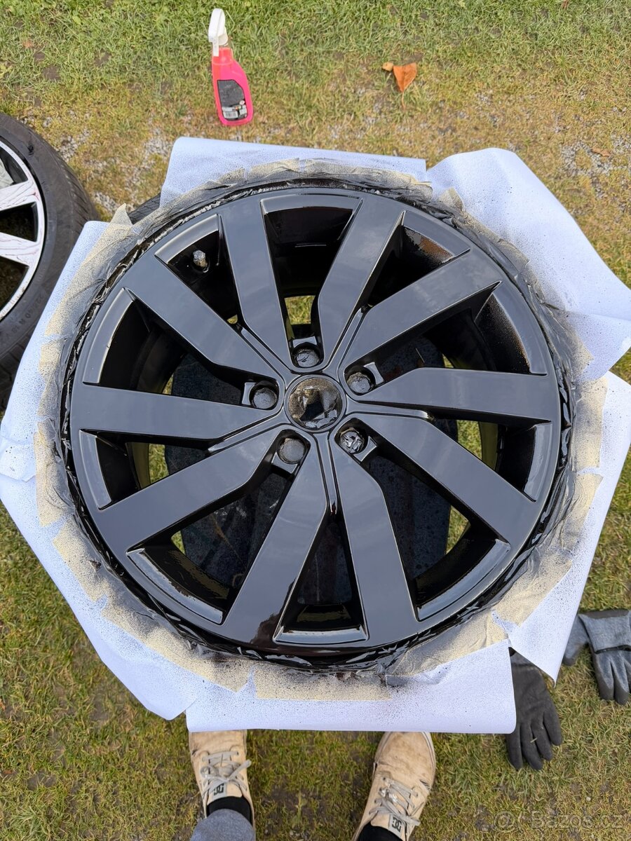 VW Golf 7.5 R-line DSG - 2017 MAX VÝBAVA - super stav - 18