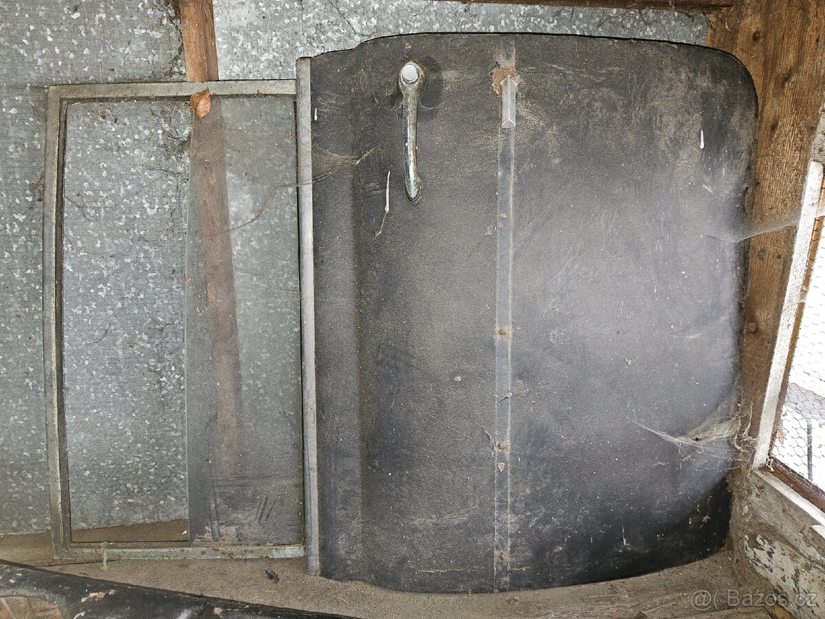 Tatra 603 dveře, rámy, nádrž - 18