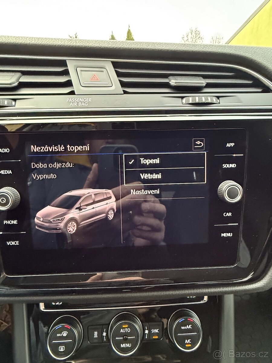 VW TOURAN 2,0TDi 110kW HIGHLINE DSG ACC NEZÁVISLÉ TOPENÍ - 18
