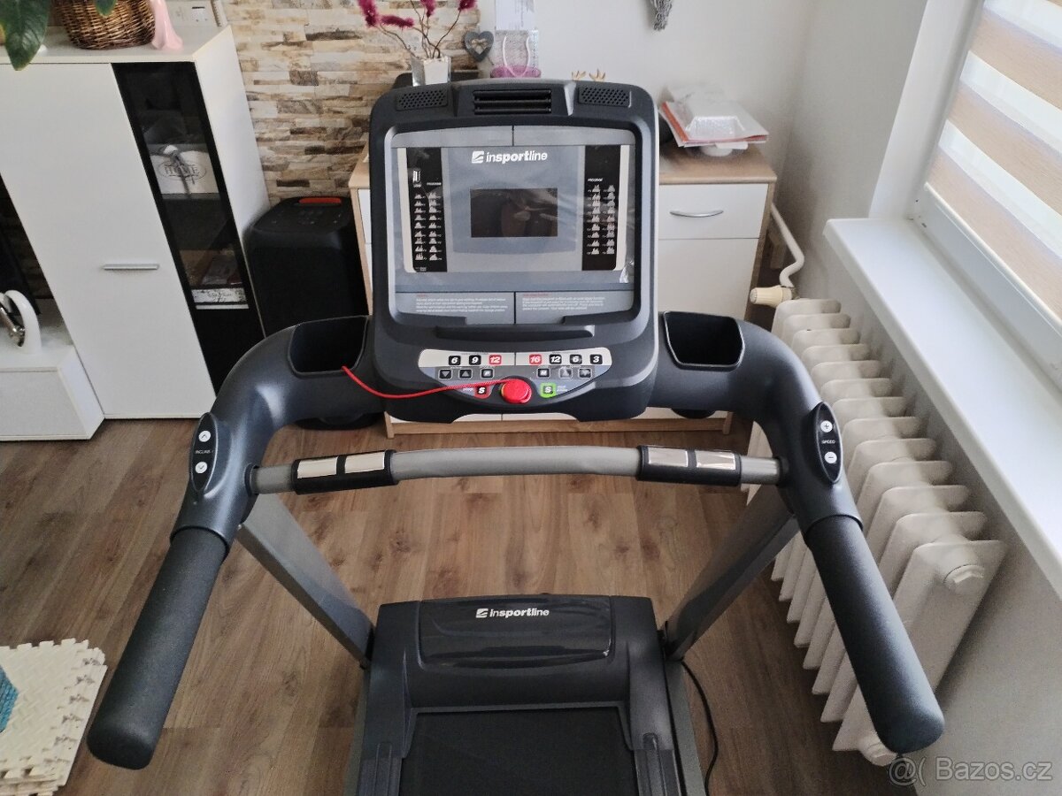 Robustní běžecký pás AKAMAR InSPORTline - 18