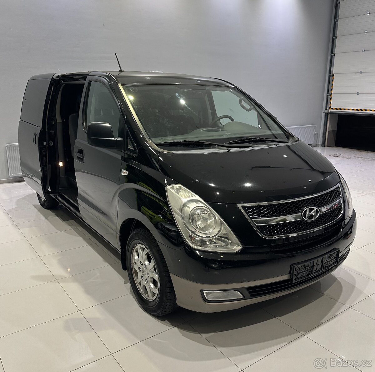 Hyundai H 1, 2.5 DIESEL Ojeté, 8/2011, 153 000 km - 18