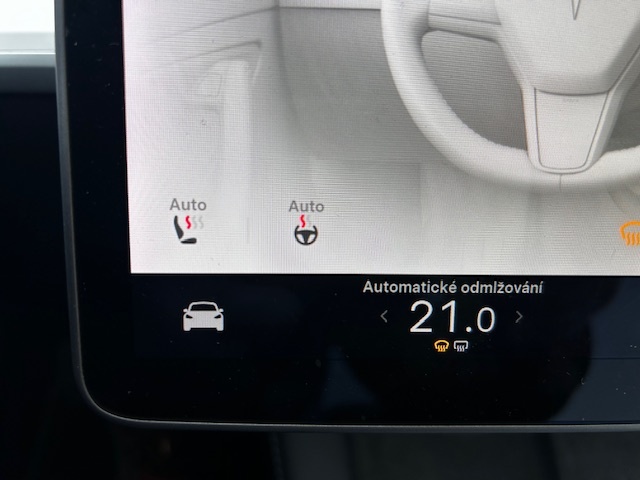 Tesla model 3 refresh LR 4x4, 2021, bílý interier, DPH - 18