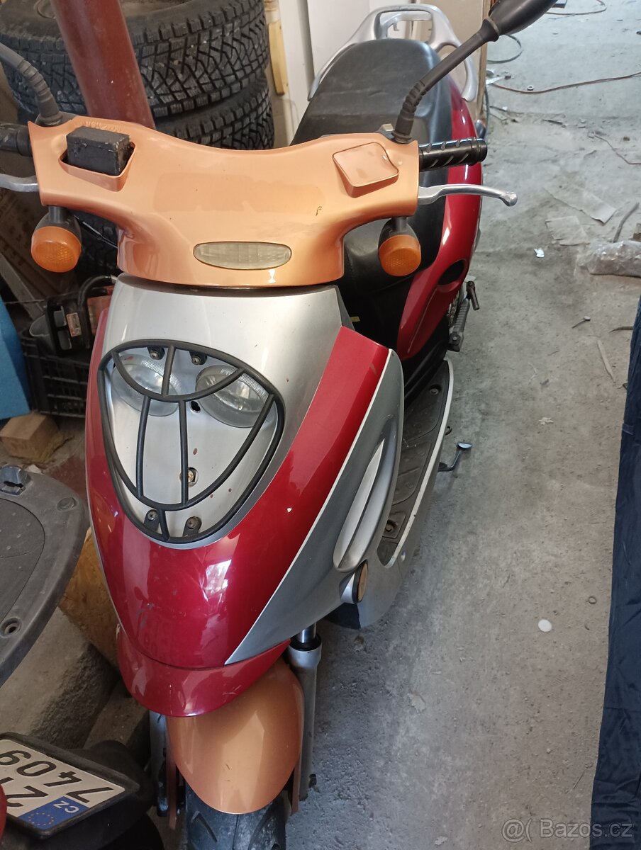 Dva skútry Yuki rally a Moto Zeta - 18