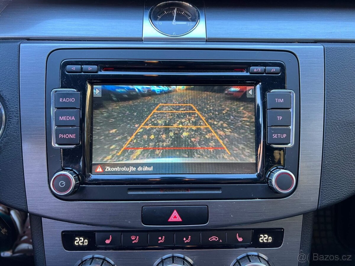 Volkswagen Passat Combi 2.0 TDI 103 kW klima serviska ČR - 18