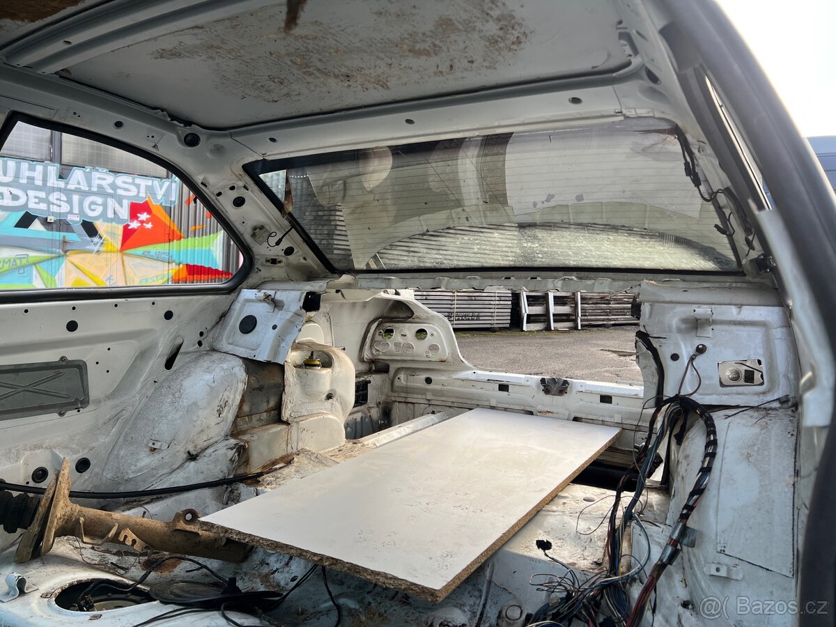 BMW E36 Coupe karoserie - 18