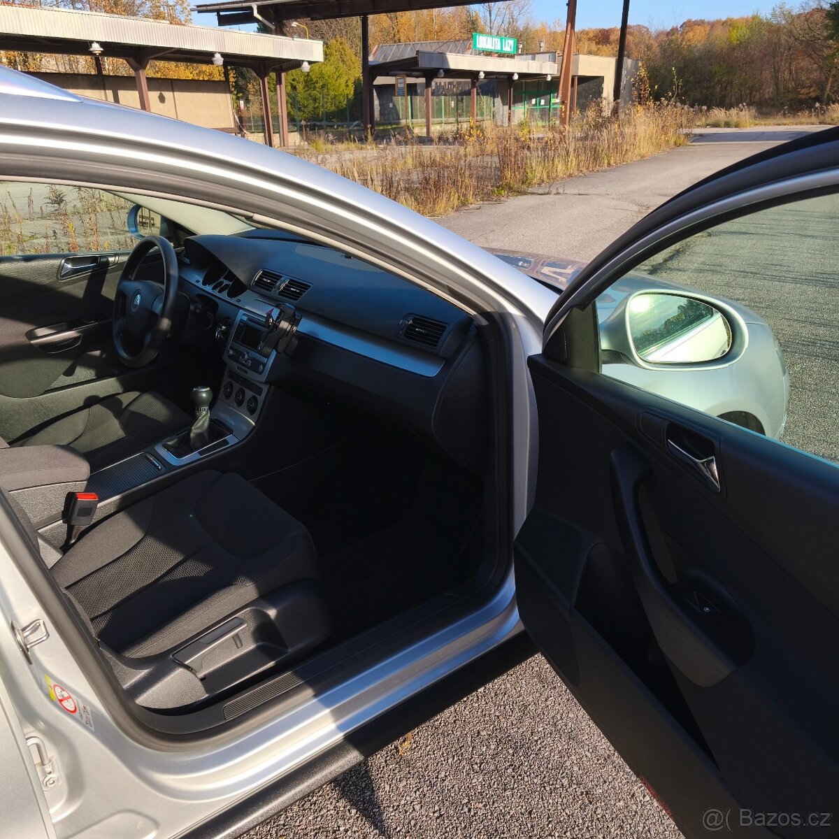 Volkswagen Passat 1.9 TDI 77kw, poctivých 298tkm,bez koroze - 18