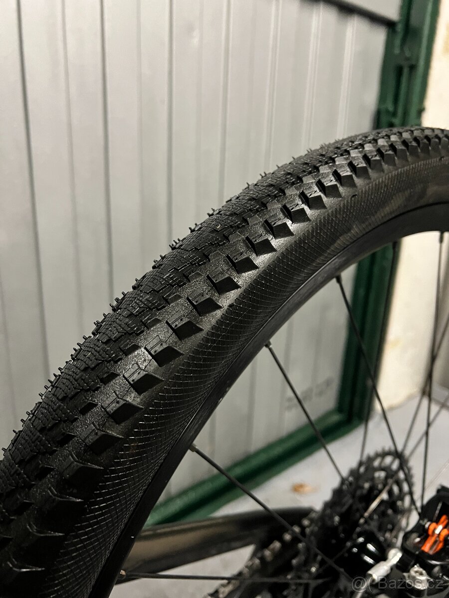 Trailové karbonové kolo Specialized Stumpjumper 29" - 18