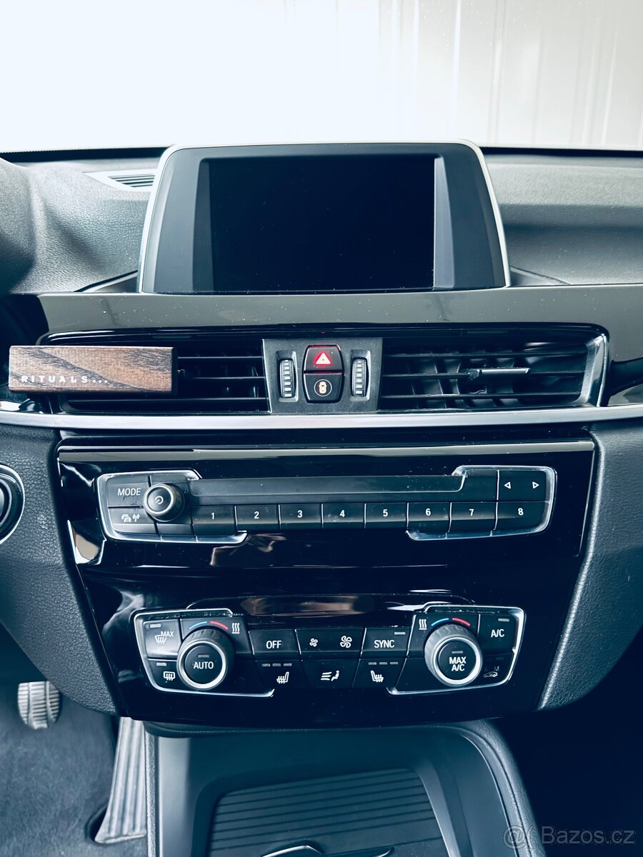 BMW X1 sDrive 18i - 18