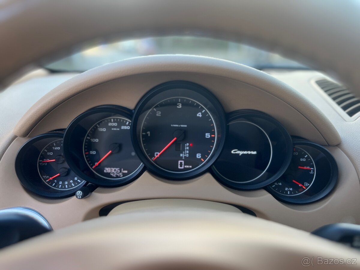 PORSCHE CAYENNE | 3.0 TDi | SERVIS - 18