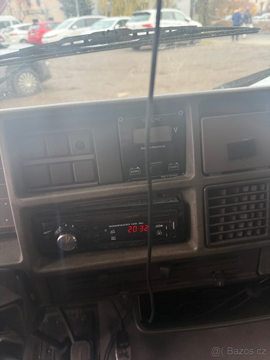 Obytný vůz Peugeot J5 - 18