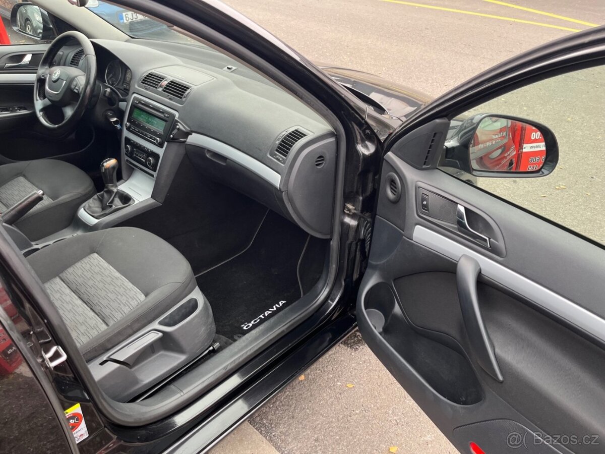 Škoda Octavia 1.6 TDi • 7/2011 • 77kw • 2 sady kol - 18