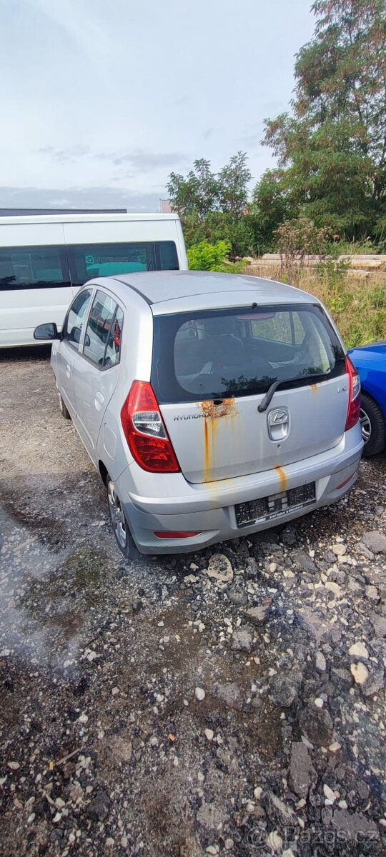 Hyundai i10 1.1 - 18