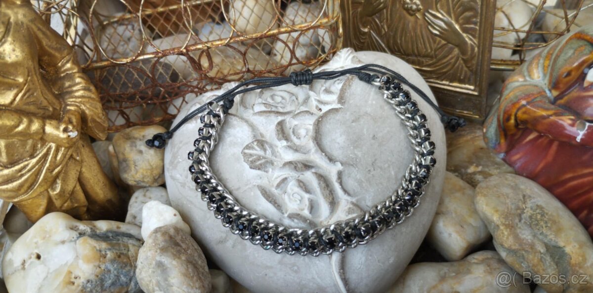 Staré šperky a bižuterie viz fota. Cena za kus 150 Kč. - 18