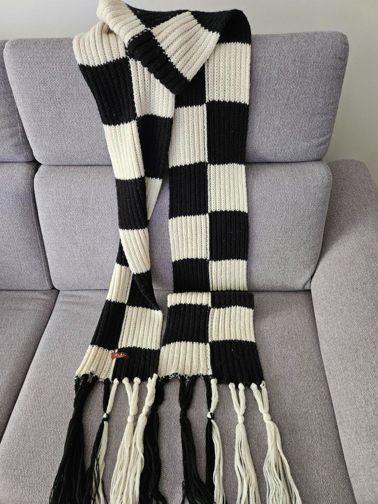 starožitný hrací budík, šaty, kabelka kožená,HRNEČKY - 18