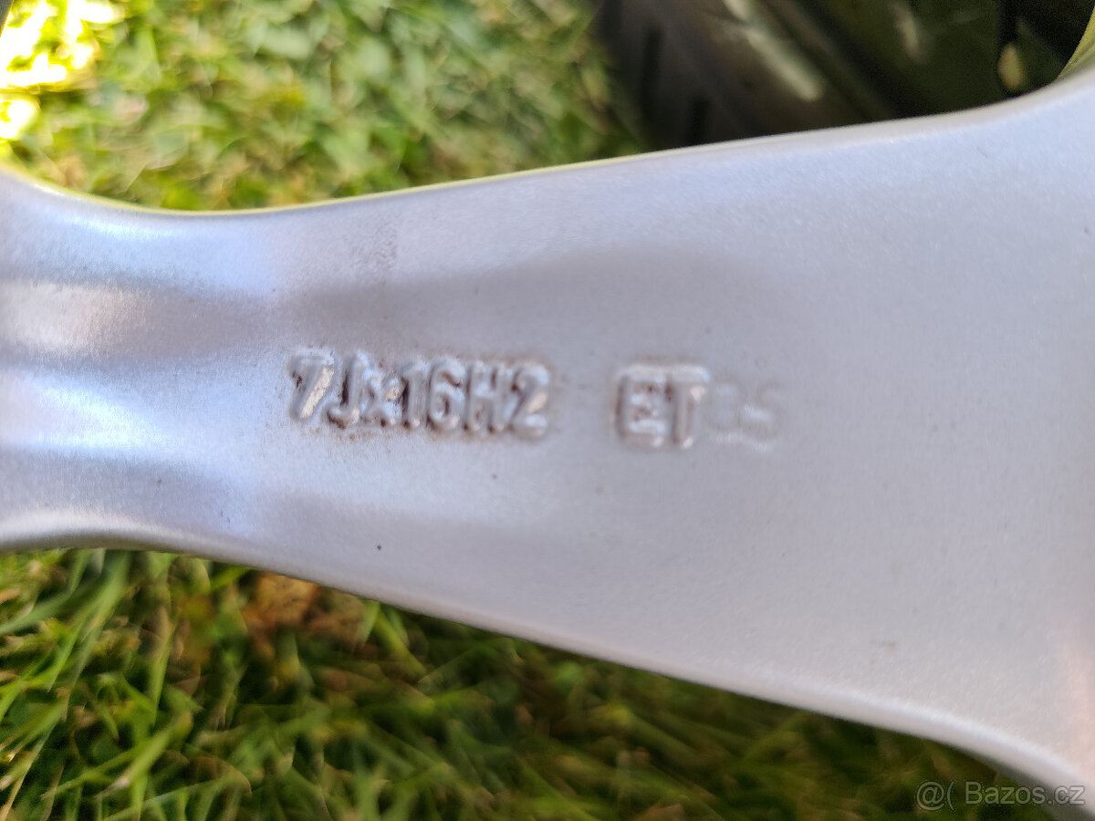 Litá kola KIA - 18