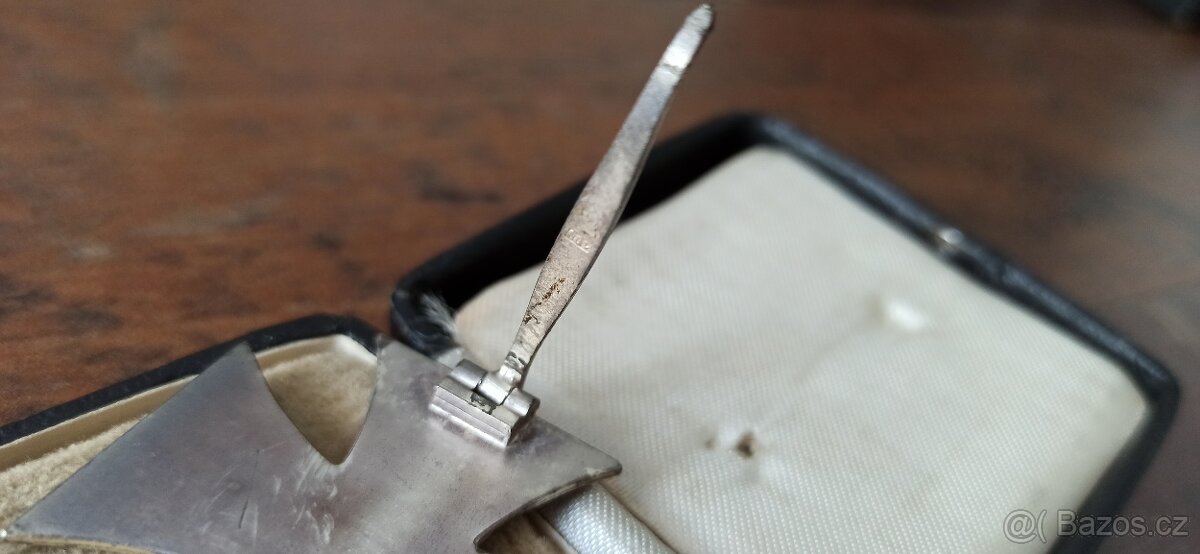 Záslužný kříž, železný kříž v etui. - 18