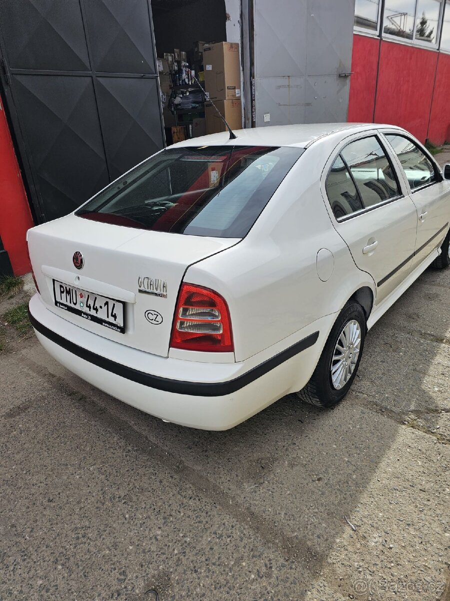 ŠKODA OCTAVIA 1,6 BENZIN - 18