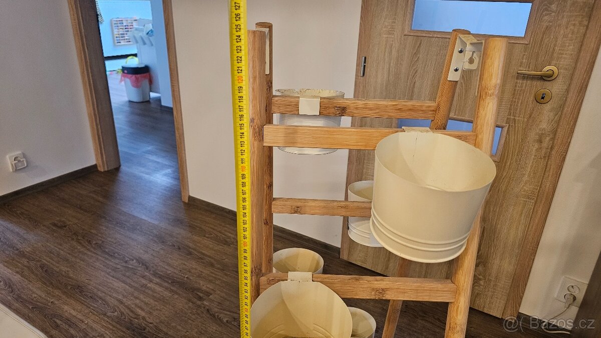 Závěsy, podstavce, stojany na rostliny - 18