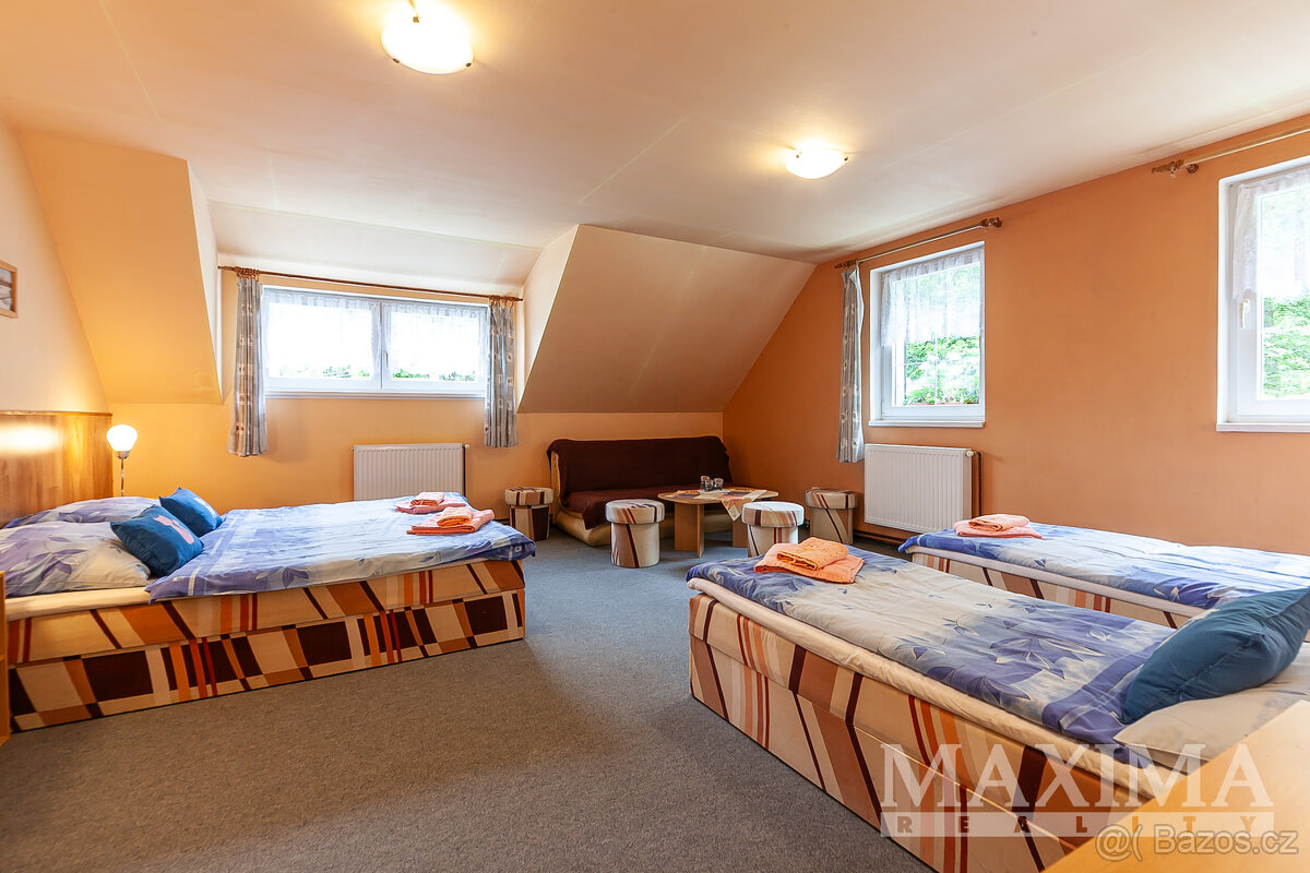 Dům 6 a více o ploše 647 m2 - Desná, Desná III - 18
