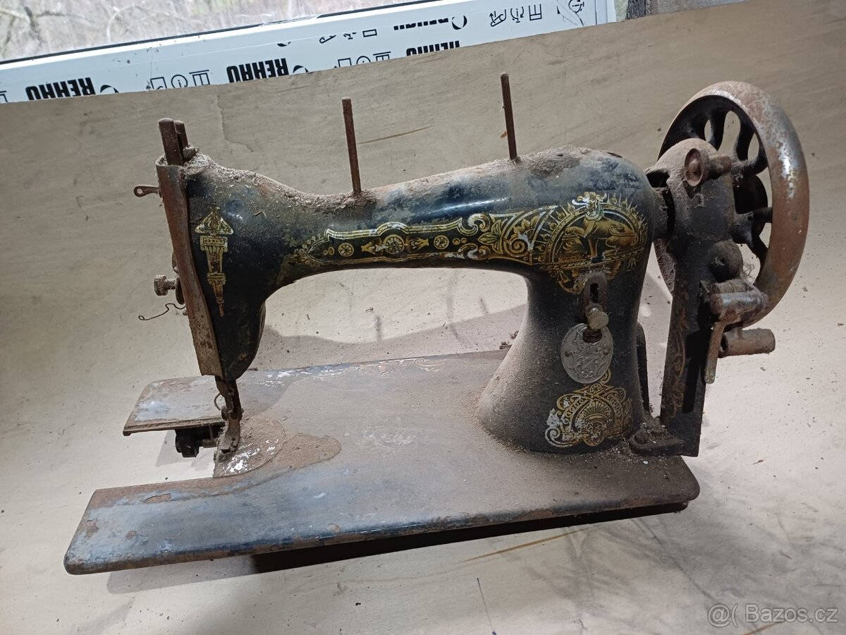 staré šicí stroje k renovaci - 18