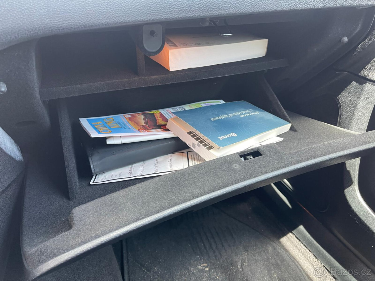 Chrysler 300C, r.v. 2016, 3,6i AWD Limited na prodej. - 18